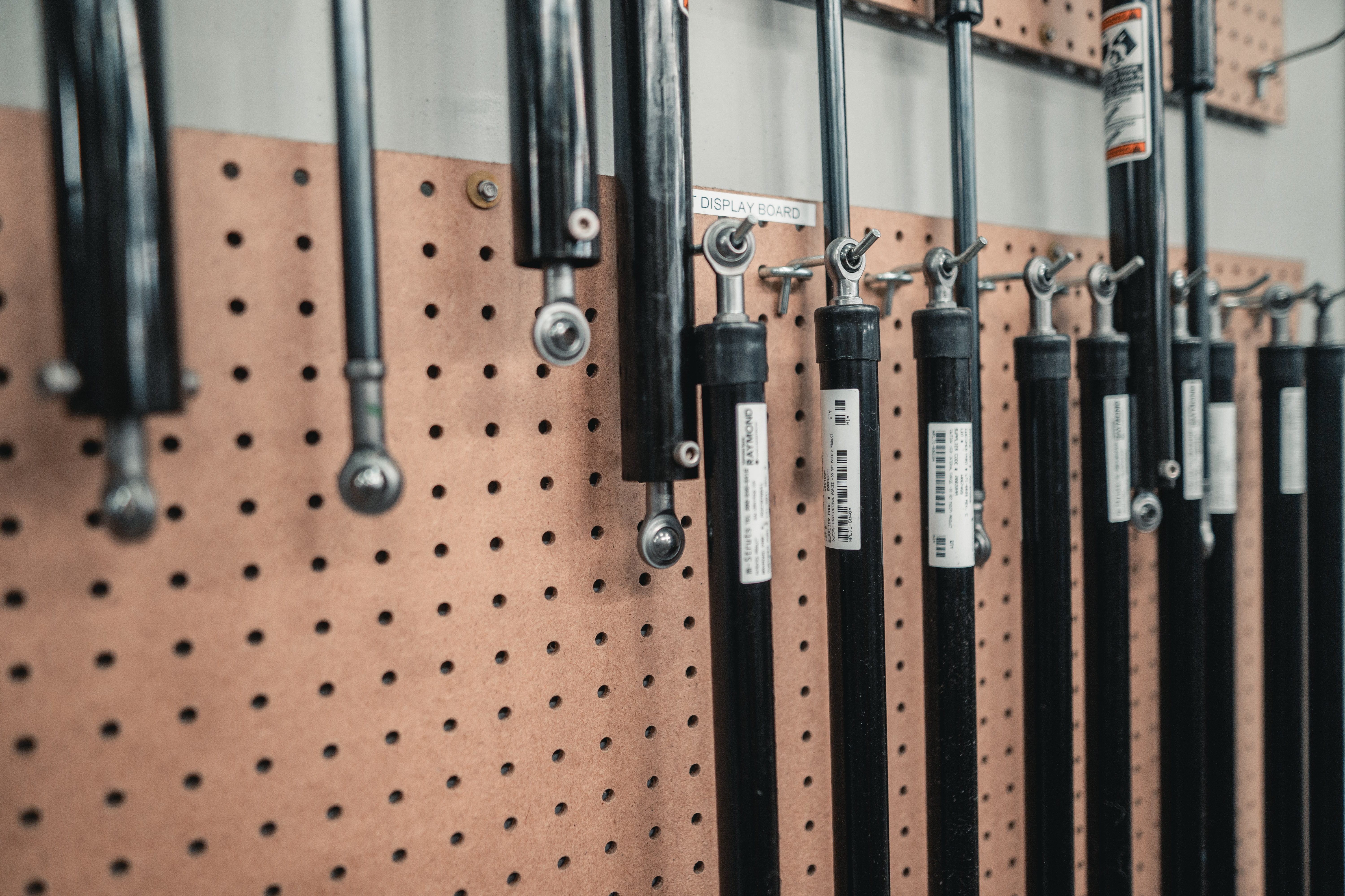 MechanicalStrut_Warehouse_DisplayBoard.jpg